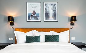 UpperHouse Boutique Hotel